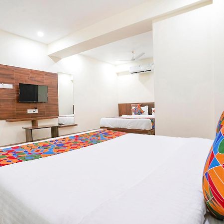 Fabhotel Hill Park I 巴罗达 外观 照片